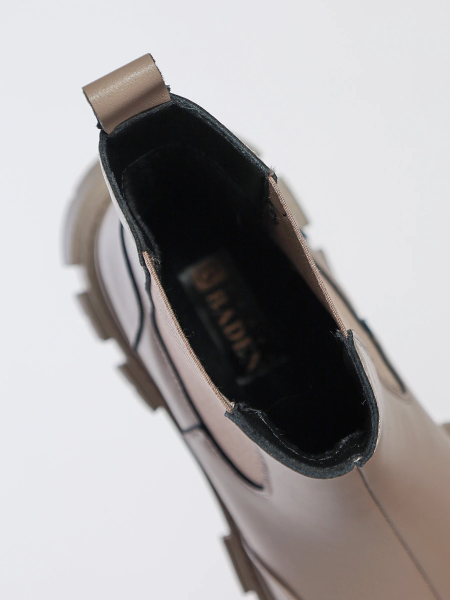 Ботинки-чанки серого цвета с эластичными вставками